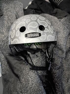 Nutcase Kids Helmet - Silver Paisley